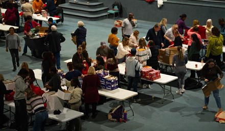 Hamperpackingphoto 10